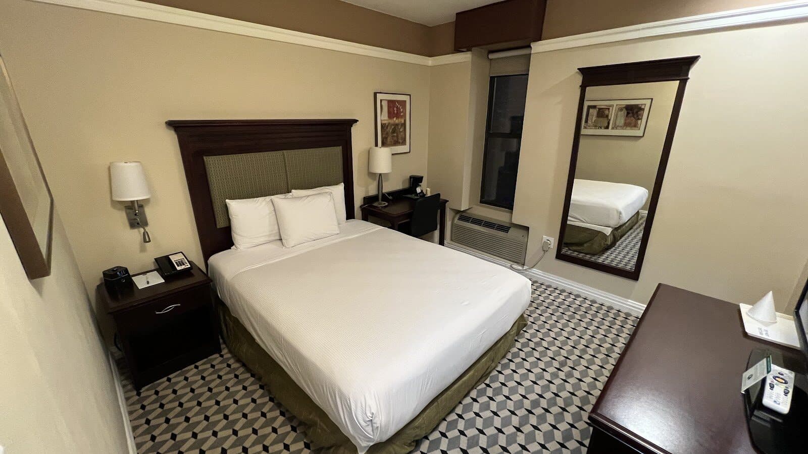 A furnished queen room